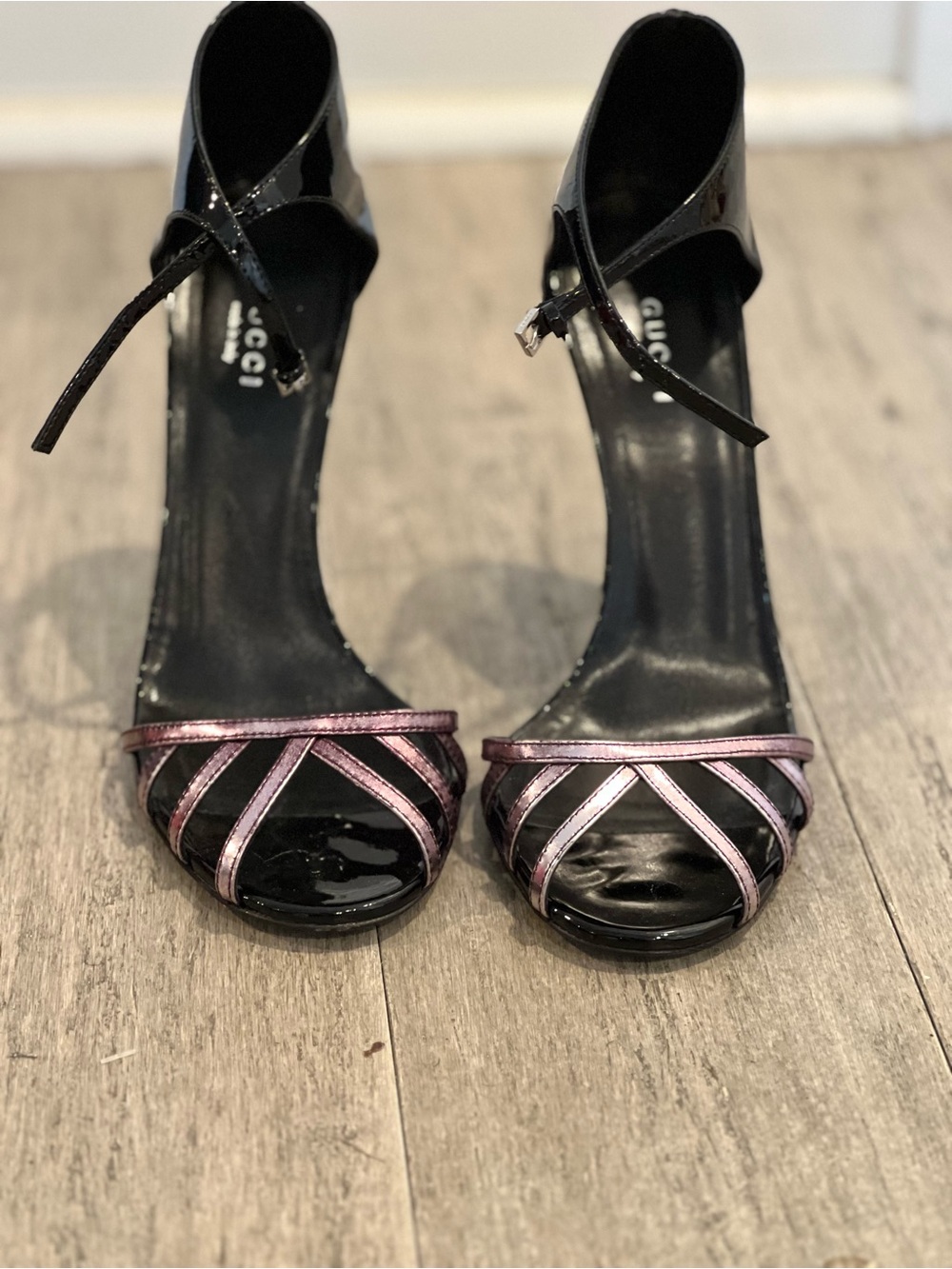 Gucci Black Patent Leather Sandals with Metallic Pink Straps